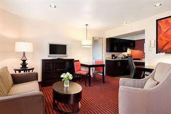 Hotel Hyatt House Dallas Colinas 3*